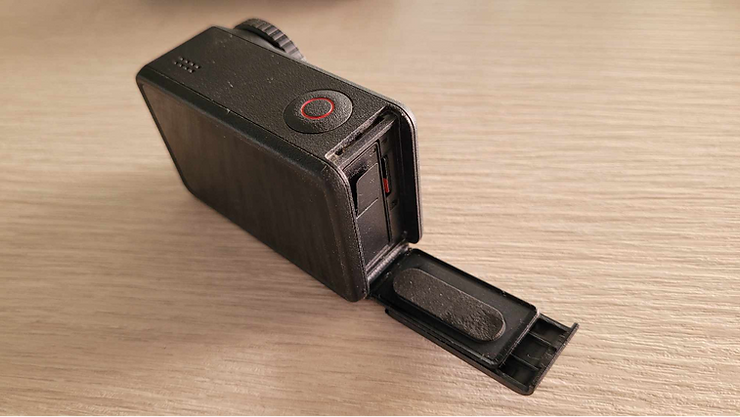 DJI Osmo Action 4 Battery Compartment