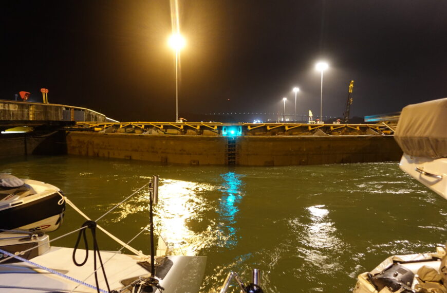 How to Organize a Panama Canal Transit