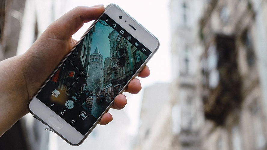 5 Ways to Make International Phone Calls While Abroad